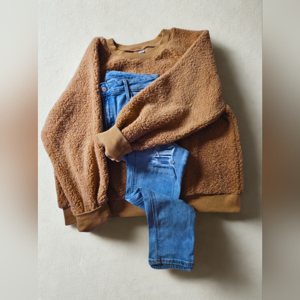 Old Navy Sherpa Sweatshirt Extra Large. NWT